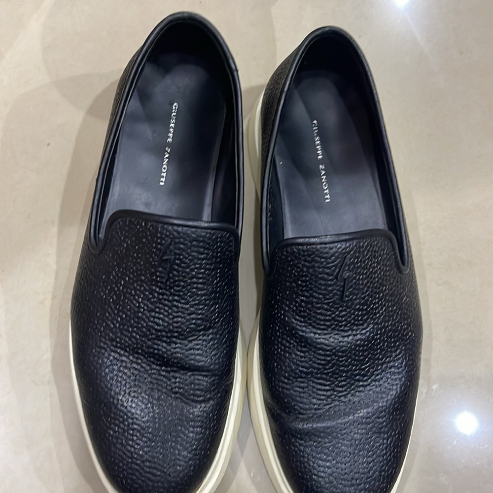 Guiseppe Zanotti shoes. 44